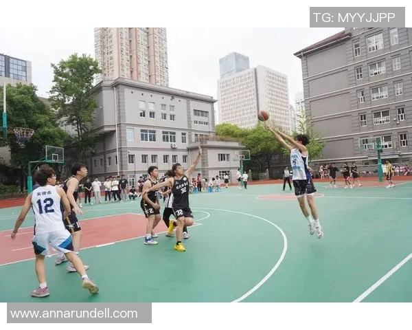 南京篮球队比赛经验的创新与变革引发热议分析 南京篮球队比赛经验的创新与变革引发热议分析