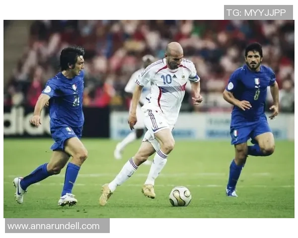 英国足球明星全景展示从传奇到新星的精彩瞬间与成就 英国足球明星全景展示从传奇到新星的精彩瞬间与成就